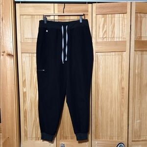 Figs Women’s Black Joggers with Gray Drawstring SHORT